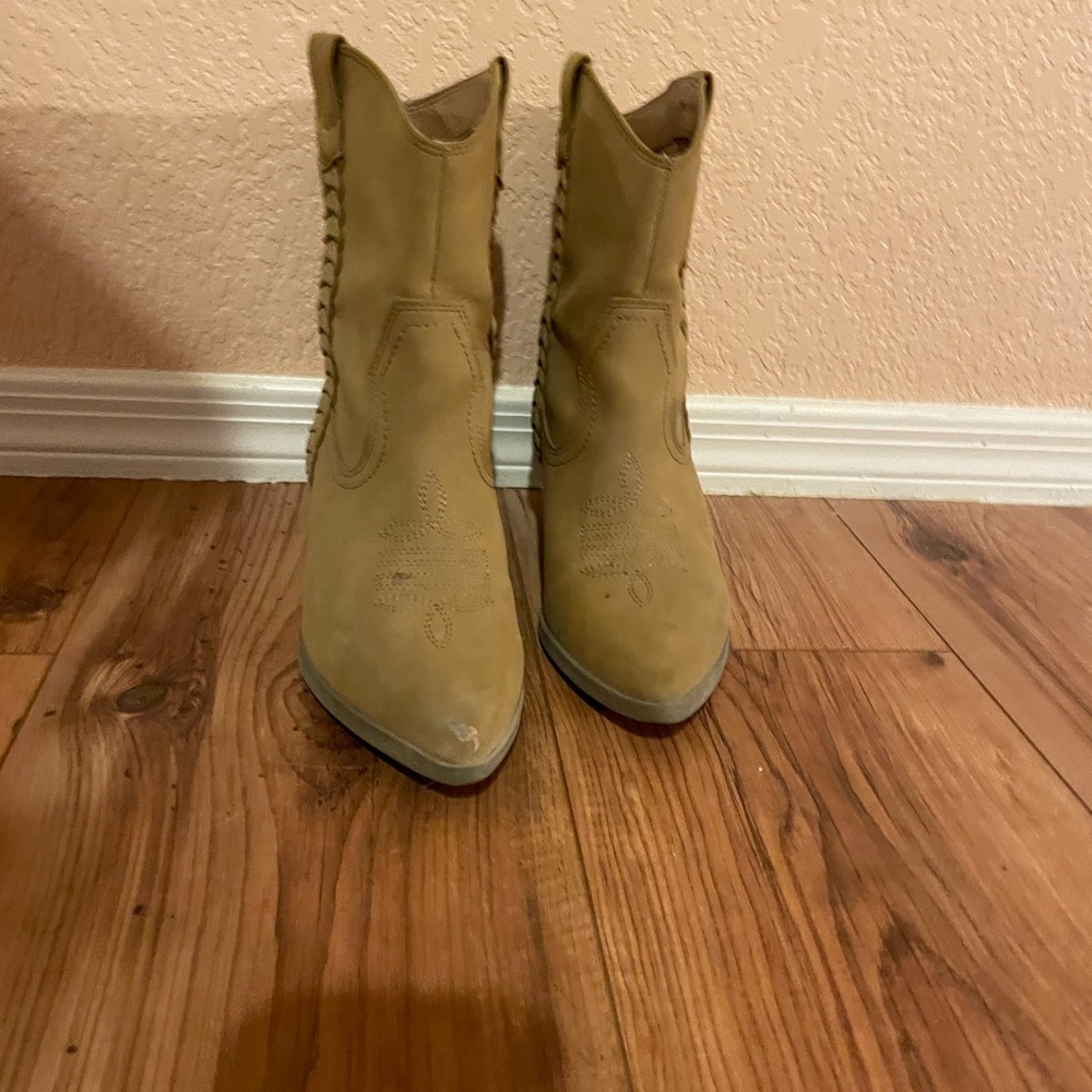 Dolce Vita Tan Western Boots